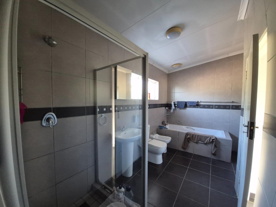 4 Bedroom Property for Sale in Pretoria North Gauteng