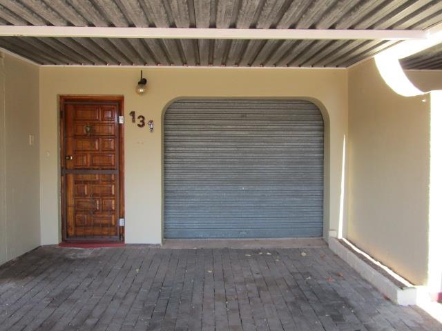 2 Bedroom Property for Sale in Helderkruin Gauteng