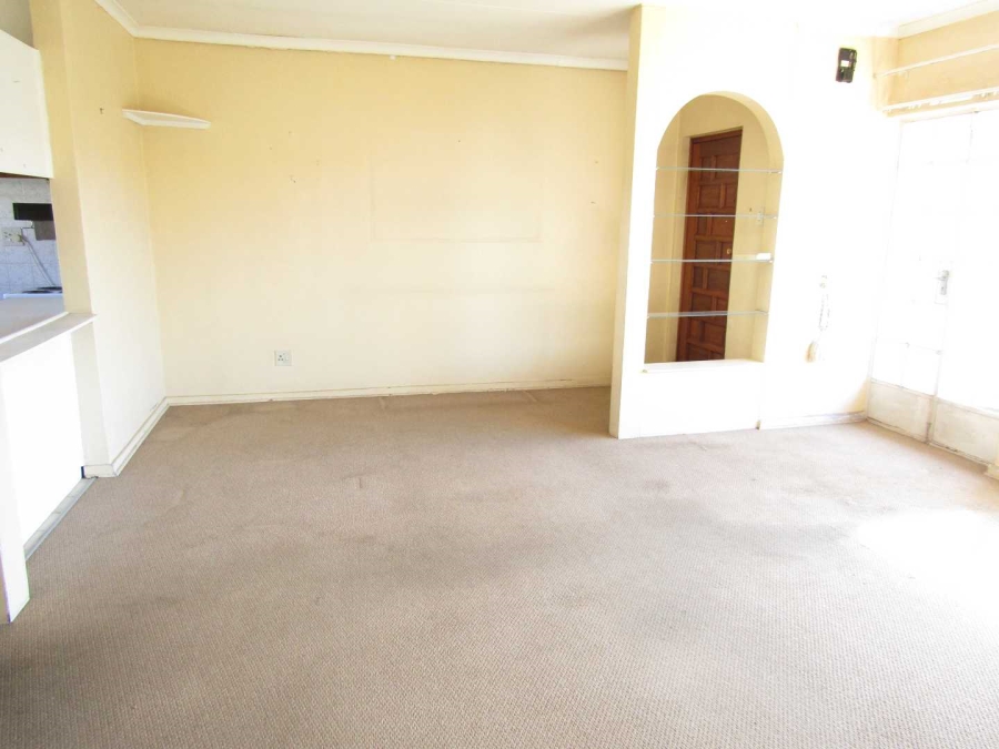 2 Bedroom Property for Sale in Helderkruin Gauteng