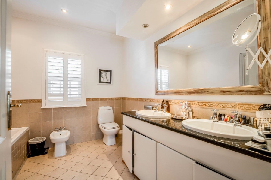 5 Bedroom Property for Sale in Bryanston East Gauteng