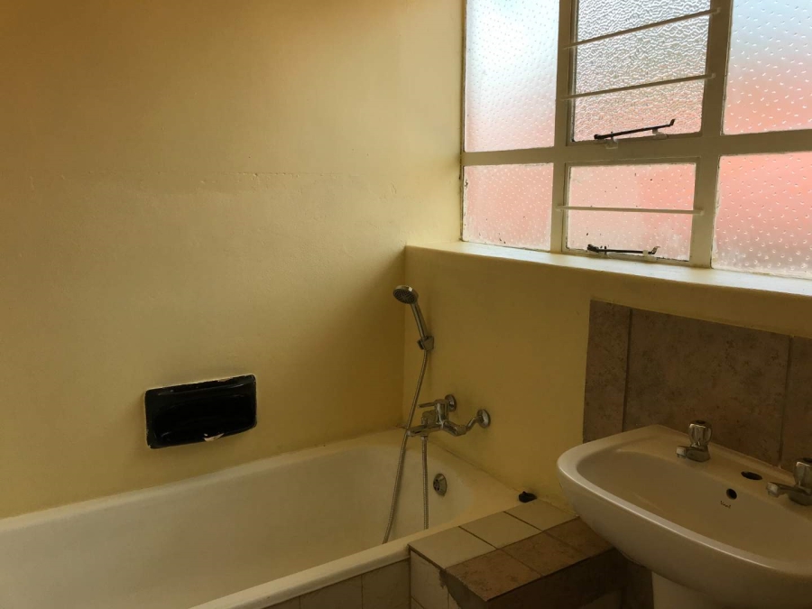 1 Bedroom Property for Sale in Windsor East Gauteng