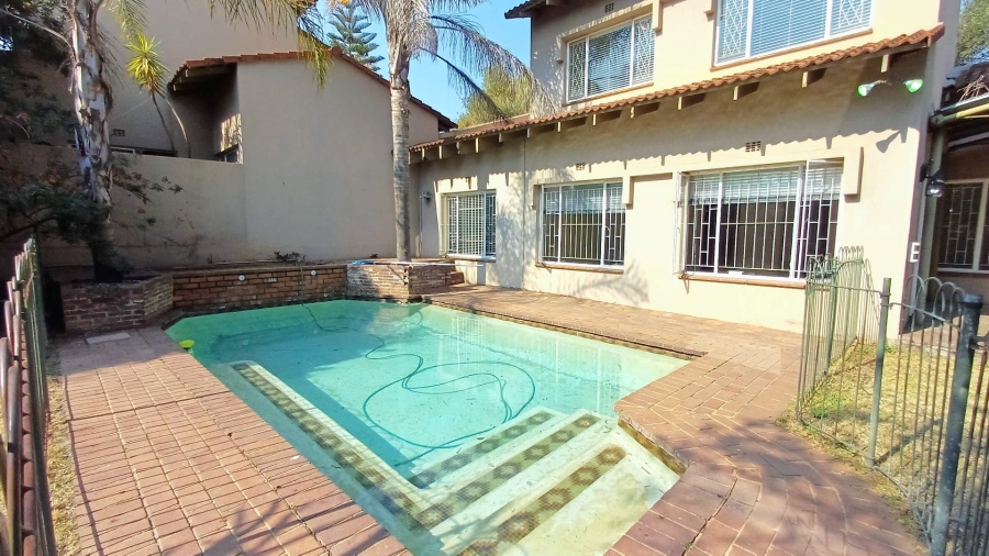 To Let 3 Bedroom Property for Rent in Bryanston Gauteng