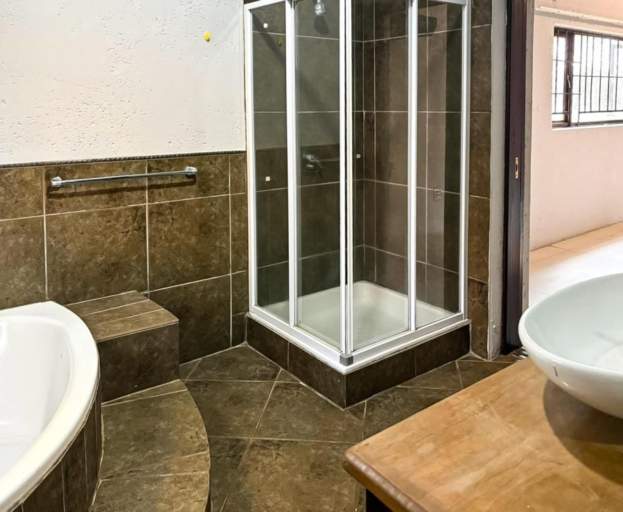 To Let 2 Bedroom Property for Rent in Ruimsig Gauteng