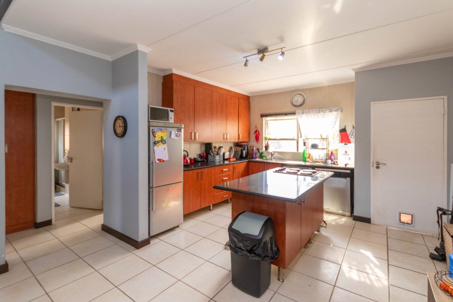 2 Bedroom Property for Sale in Sunninghill Gauteng