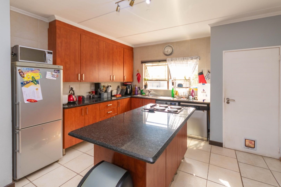 2 Bedroom Property for Sale in Sunninghill Gauteng