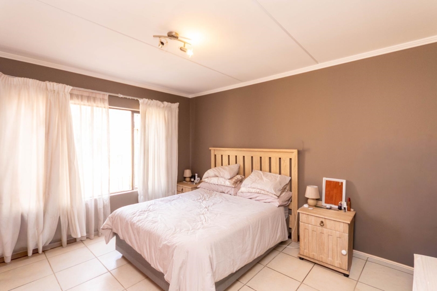 2 Bedroom Property for Sale in Sunninghill Gauteng