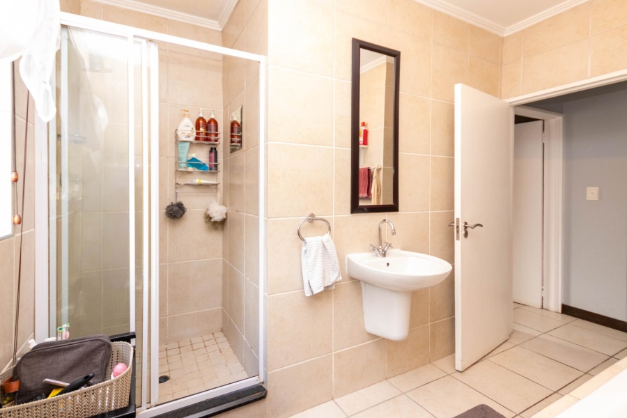 2 Bedroom Property for Sale in Sunninghill Gauteng