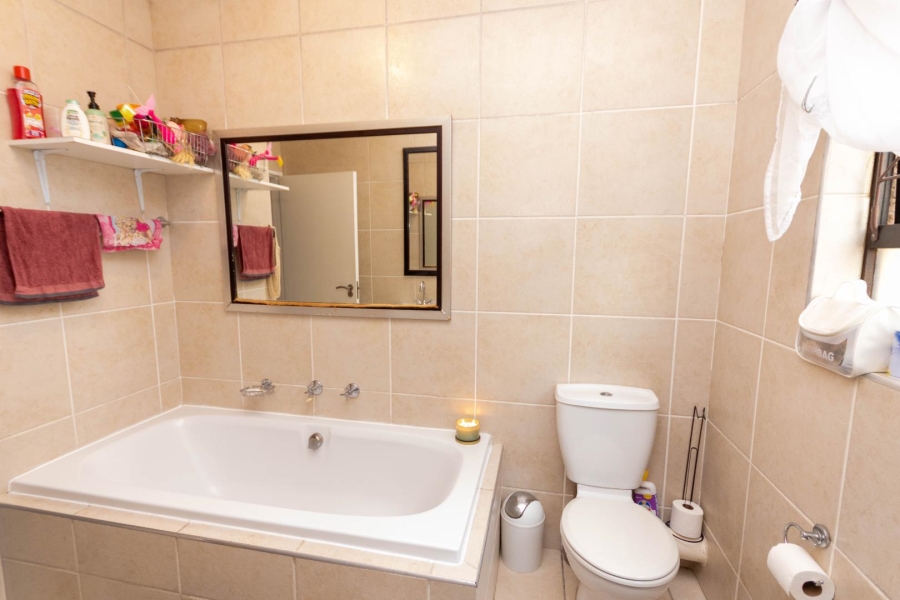 2 Bedroom Property for Sale in Sunninghill Gauteng