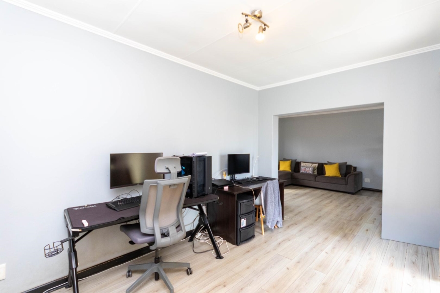 2 Bedroom Property for Sale in Sunninghill Gauteng