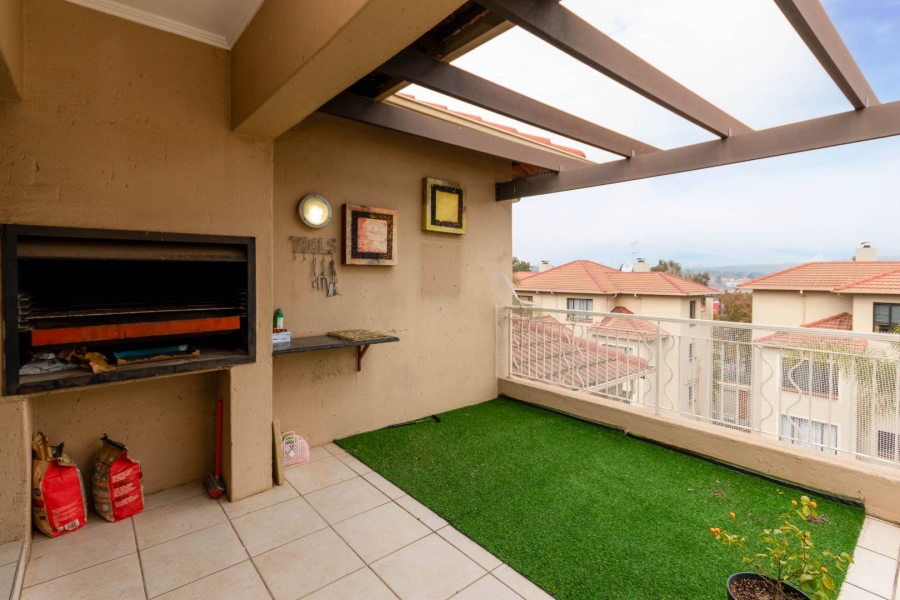 2 Bedroom Property for Sale in Sunninghill Gauteng