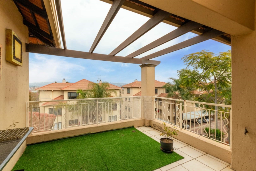 2 Bedroom Property for Sale in Sunninghill Gauteng