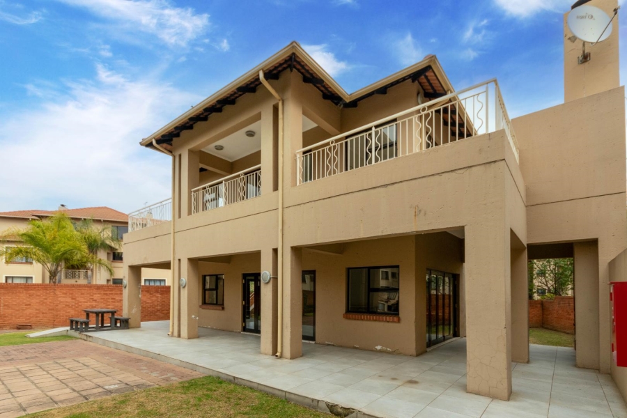 2 Bedroom Property for Sale in Sunninghill Gauteng