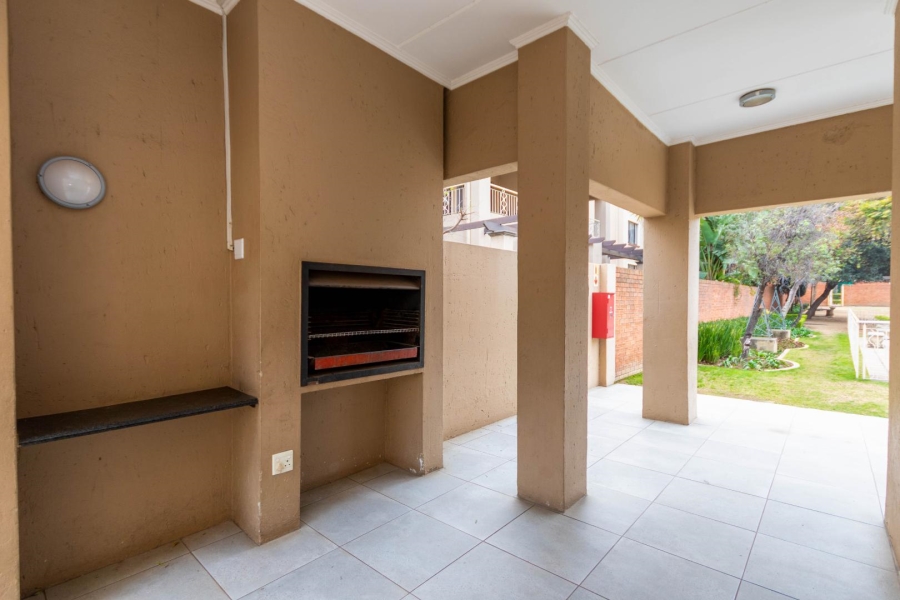 2 Bedroom Property for Sale in Sunninghill Gauteng
