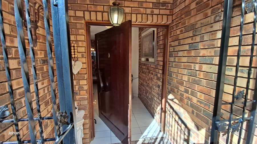 1 Bedroom Property for Sale in Meyersdal Gauteng