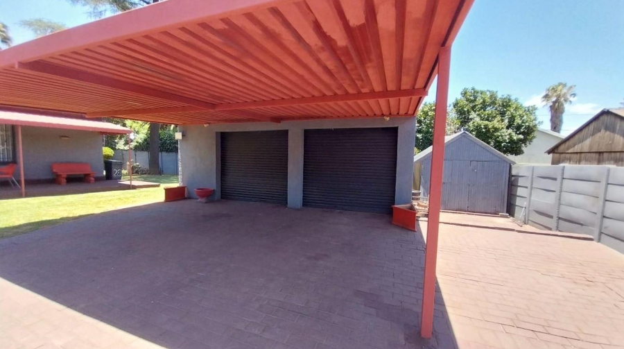 3 Bedroom Property for Sale in Brackendowns Gauteng