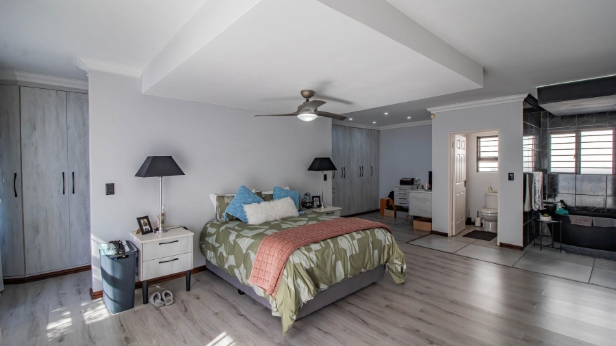 7 Bedroom Property for Sale in Brackenhurst Gauteng