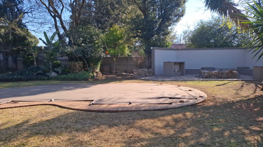 7 Bedroom Property for Sale in Brackenhurst Gauteng