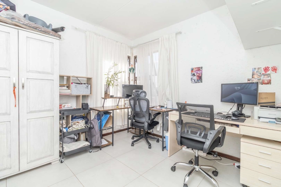 To Let 2 Bedroom Property for Rent in Northwold Gauteng
