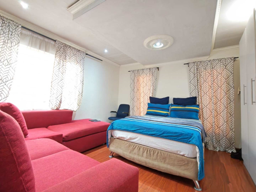 5 Bedroom Property for Sale in Cosmo City Gauteng