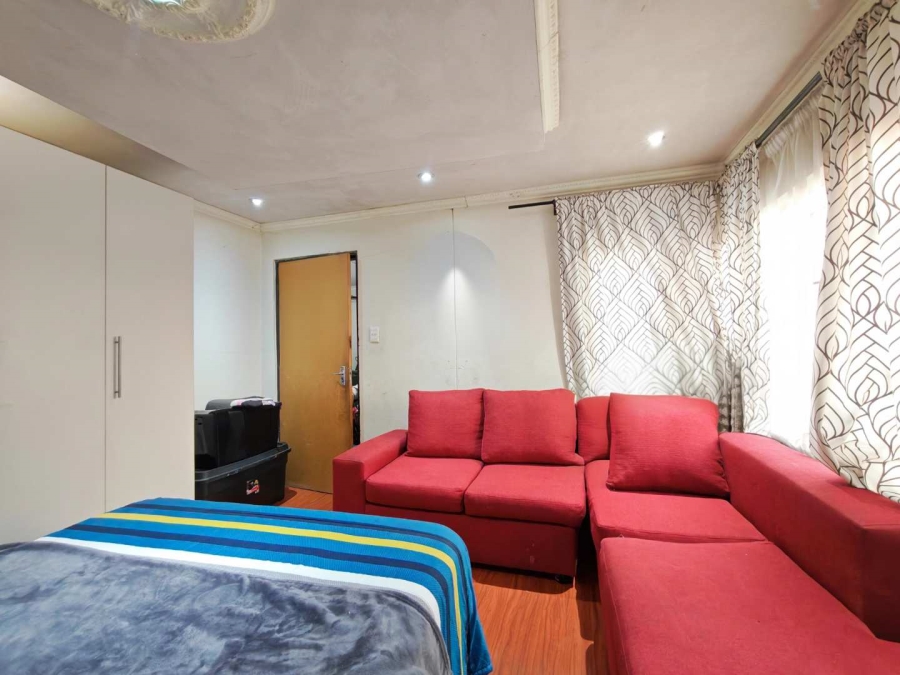 5 Bedroom Property for Sale in Cosmo City Gauteng