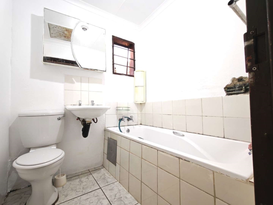 5 Bedroom Property for Sale in Cosmo City Gauteng