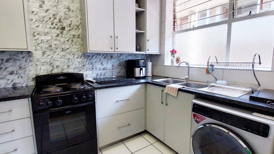 1 Bedroom Property for Sale in Craighall Park Gauteng