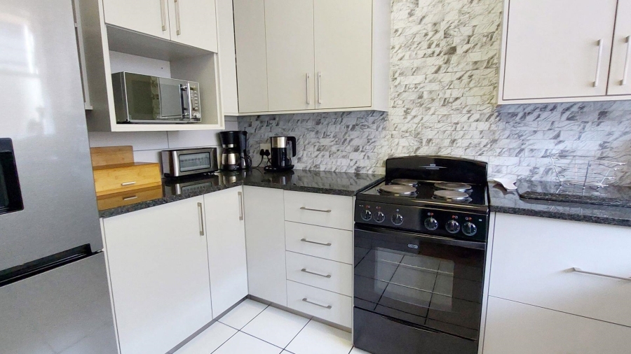 1 Bedroom Property for Sale in Craighall Park Gauteng