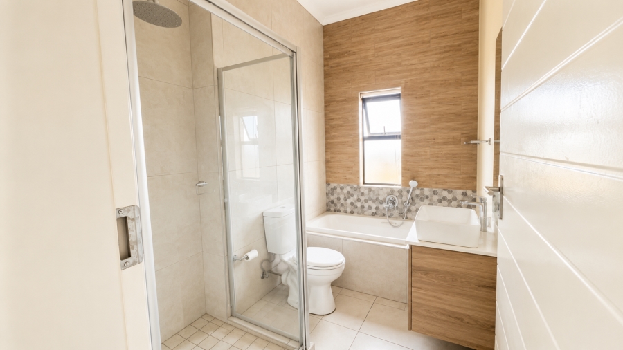 To Let 2 Bedroom Property for Rent in Louwlardia Gauteng