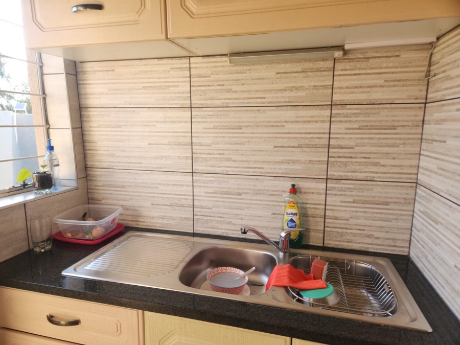 6 Bedroom Property for Sale in Glen Marais Gauteng