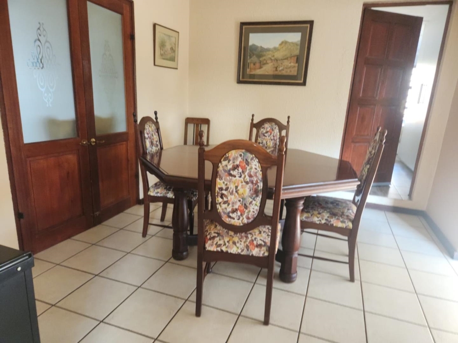 6 Bedroom Property for Sale in Glen Marais Gauteng