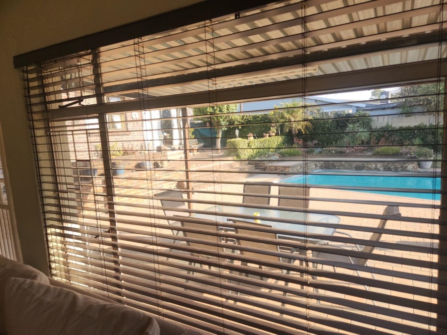 6 Bedroom Property for Sale in Glen Marais Gauteng