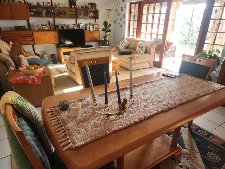 6 Bedroom Property for Sale in Glen Marais Gauteng