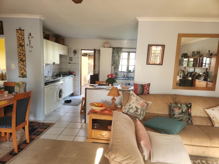 6 Bedroom Property for Sale in Glen Marais Gauteng