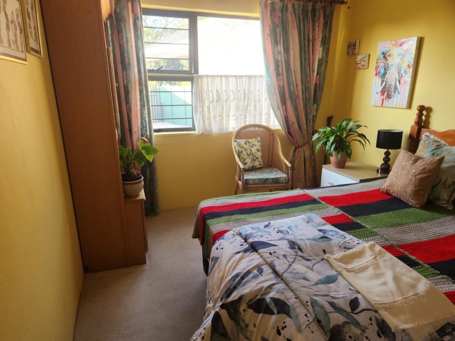 6 Bedroom Property for Sale in Glen Marais Gauteng