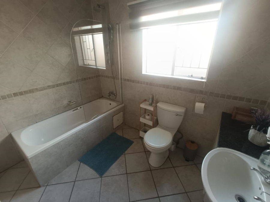 3 Bedroom Property for Sale in Amberfield Heights Gauteng