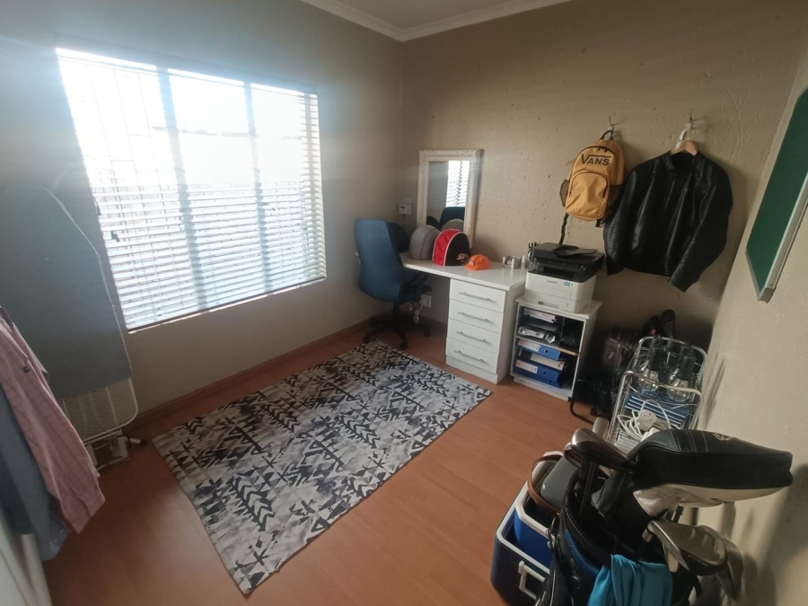 3 Bedroom Property for Sale in Amberfield Heights Gauteng