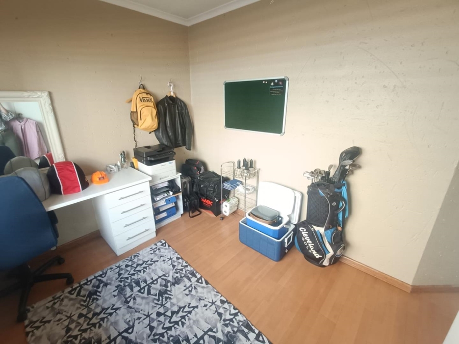 3 Bedroom Property for Sale in Amberfield Heights Gauteng