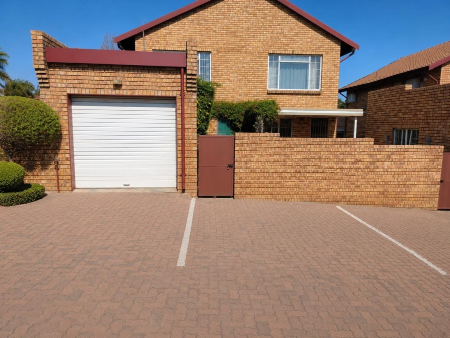 2 Bedroom Property for Sale in Amberfield Glen Gauteng