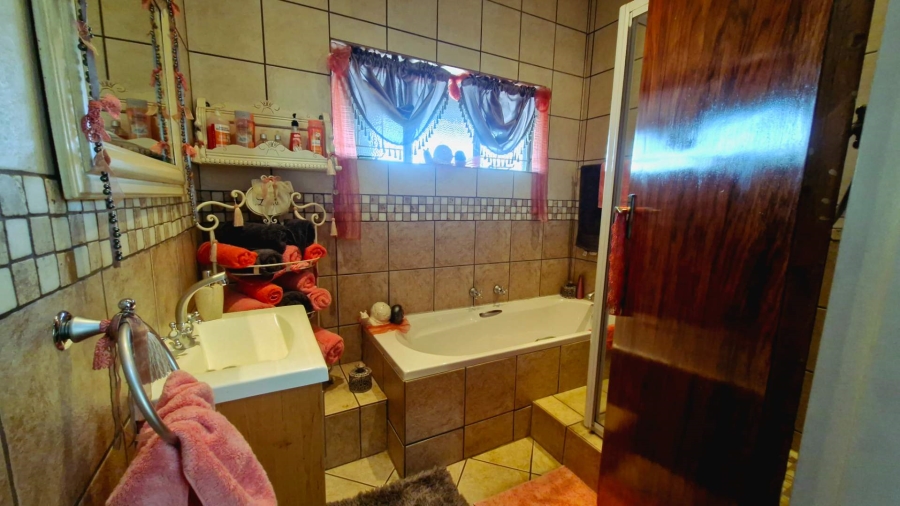4 Bedroom Property for Sale in Wonderboom South Gauteng
