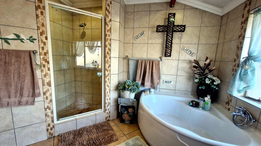 4 Bedroom Property for Sale in Wonderboom South Gauteng