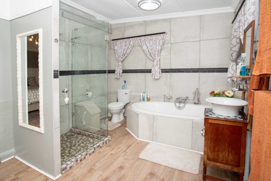6 Bedroom Property for Sale in Riviera Gauteng