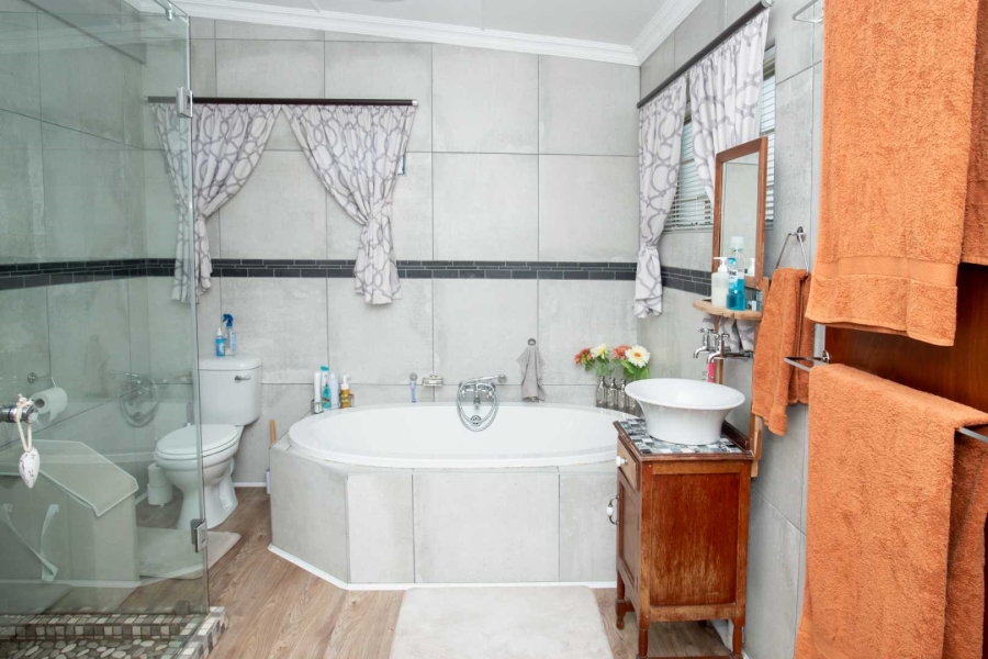 6 Bedroom Property for Sale in Riviera Gauteng