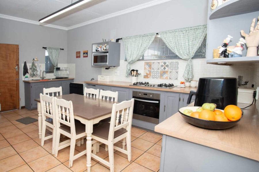 6 Bedroom Property for Sale in Riviera Gauteng