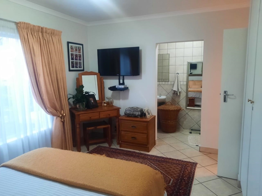 2 Bedroom Property for Sale in Leeuwenhof Estate Gauteng