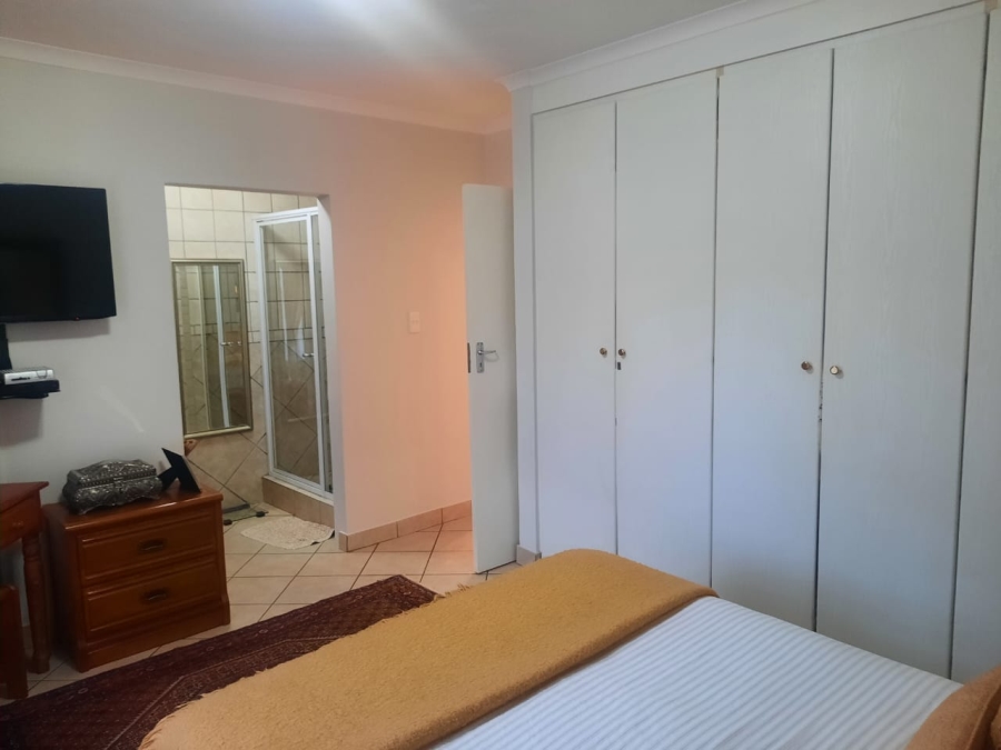 2 Bedroom Property for Sale in Leeuwenhof Estate Gauteng