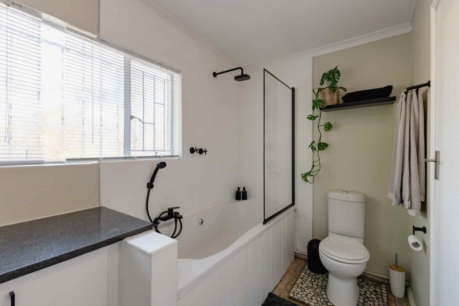 3 Bedroom Property for Sale in Garsfontein Gauteng