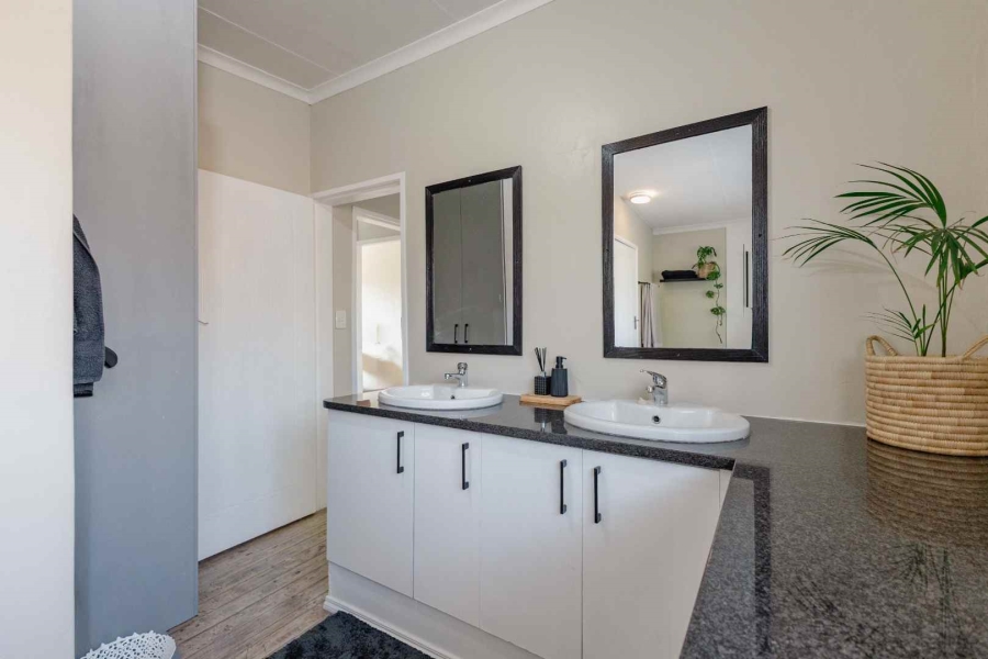 3 Bedroom Property for Sale in Garsfontein Gauteng