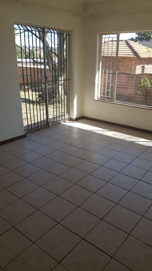 To Let 3 Bedroom Property for Rent in Birch Acres Gauteng