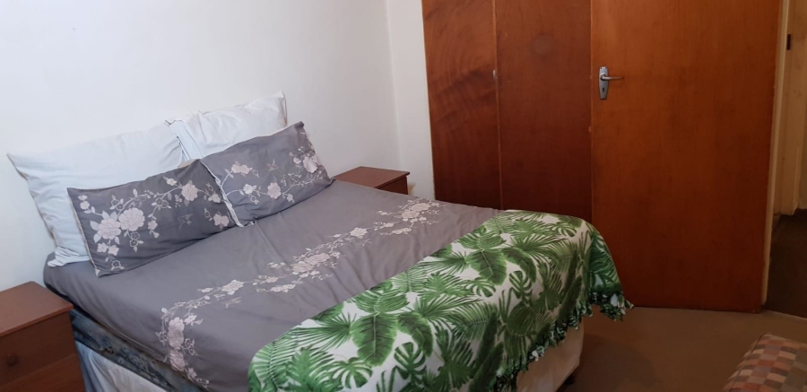 1 Bedroom Property for Sale in Rhodesfield Gauteng