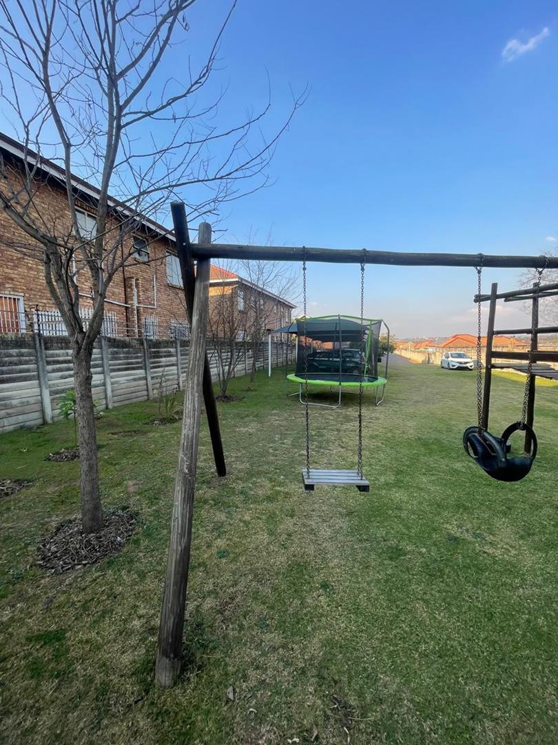 To Let 2 Bedroom Property for Rent in Birchleigh Gauteng